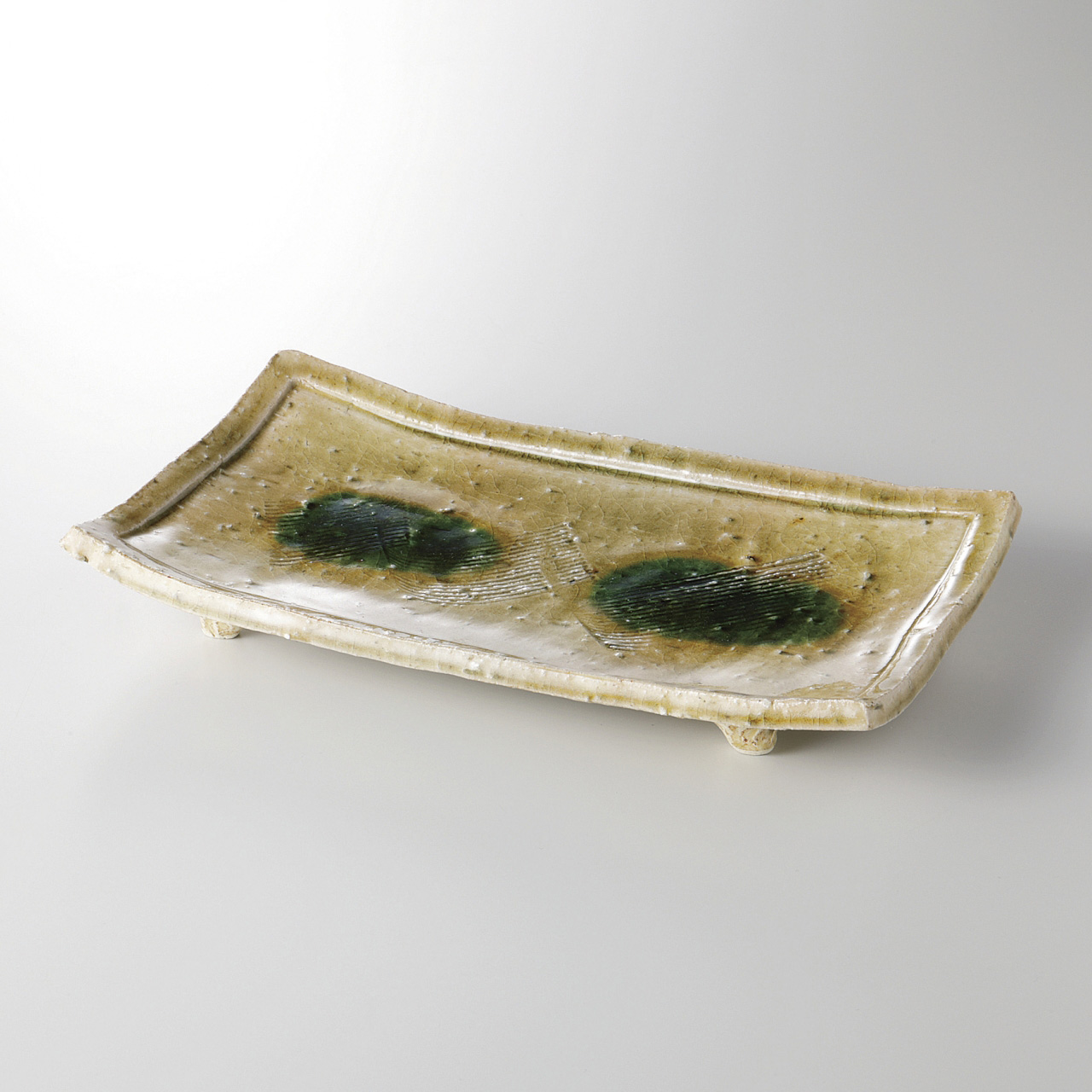 灰釉くし目 9．0焼物皿