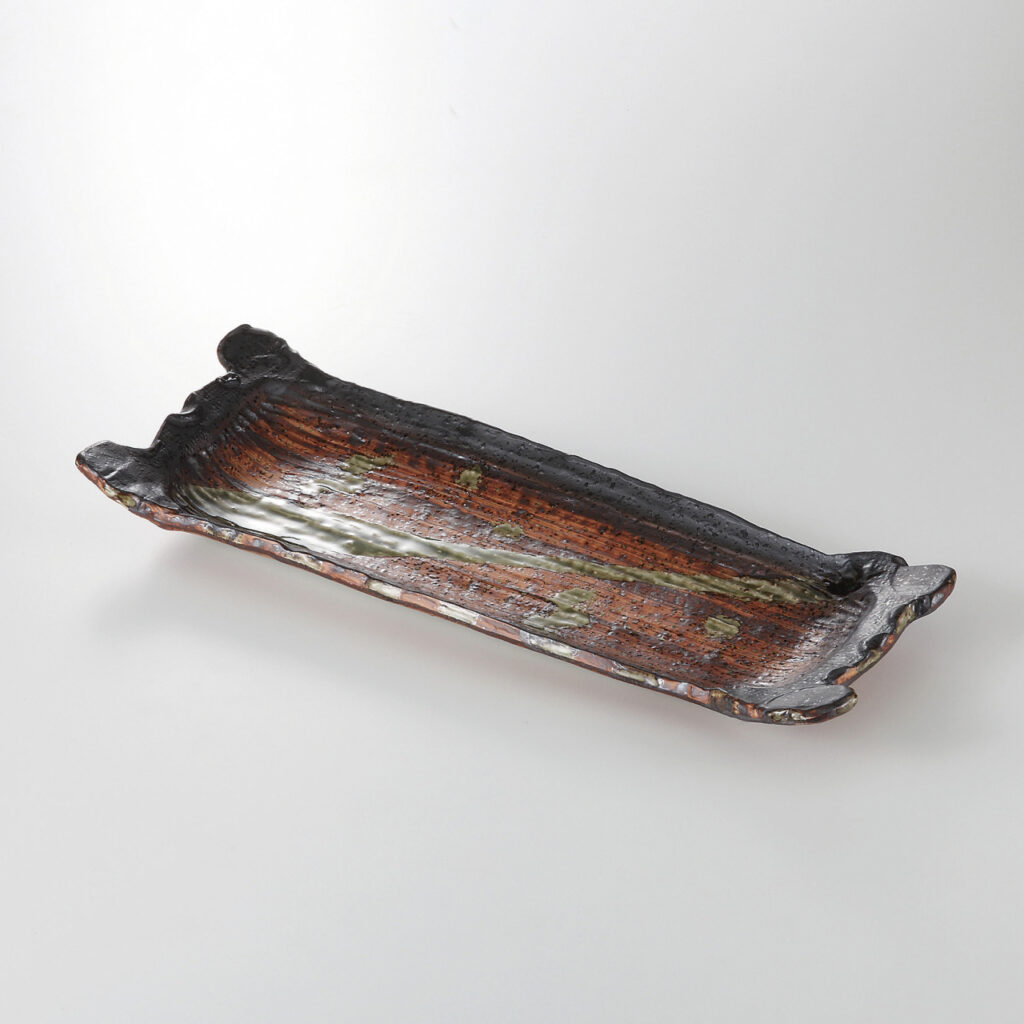 焼締め黒渕 格子長皿