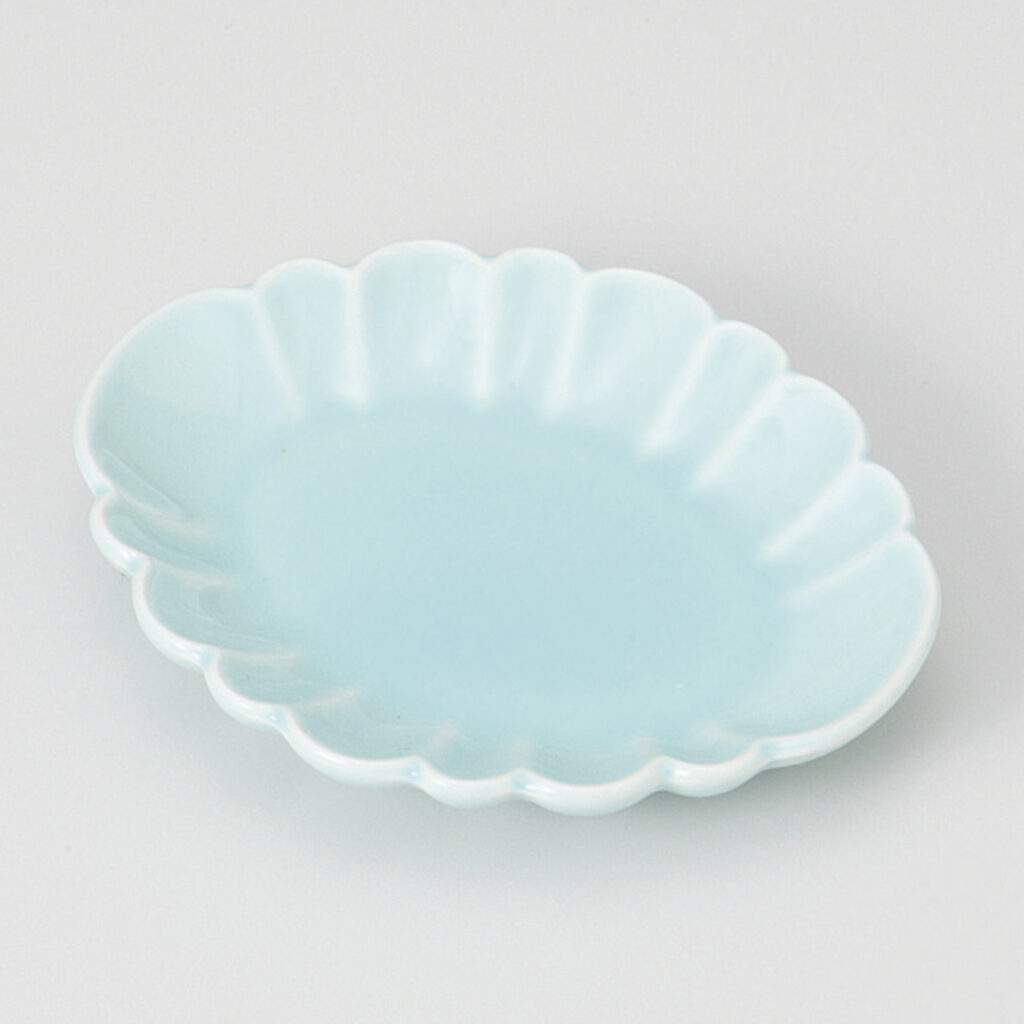 青磁 楕円花小皿