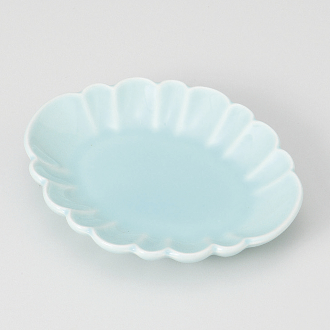 青磁 楕円花小皿