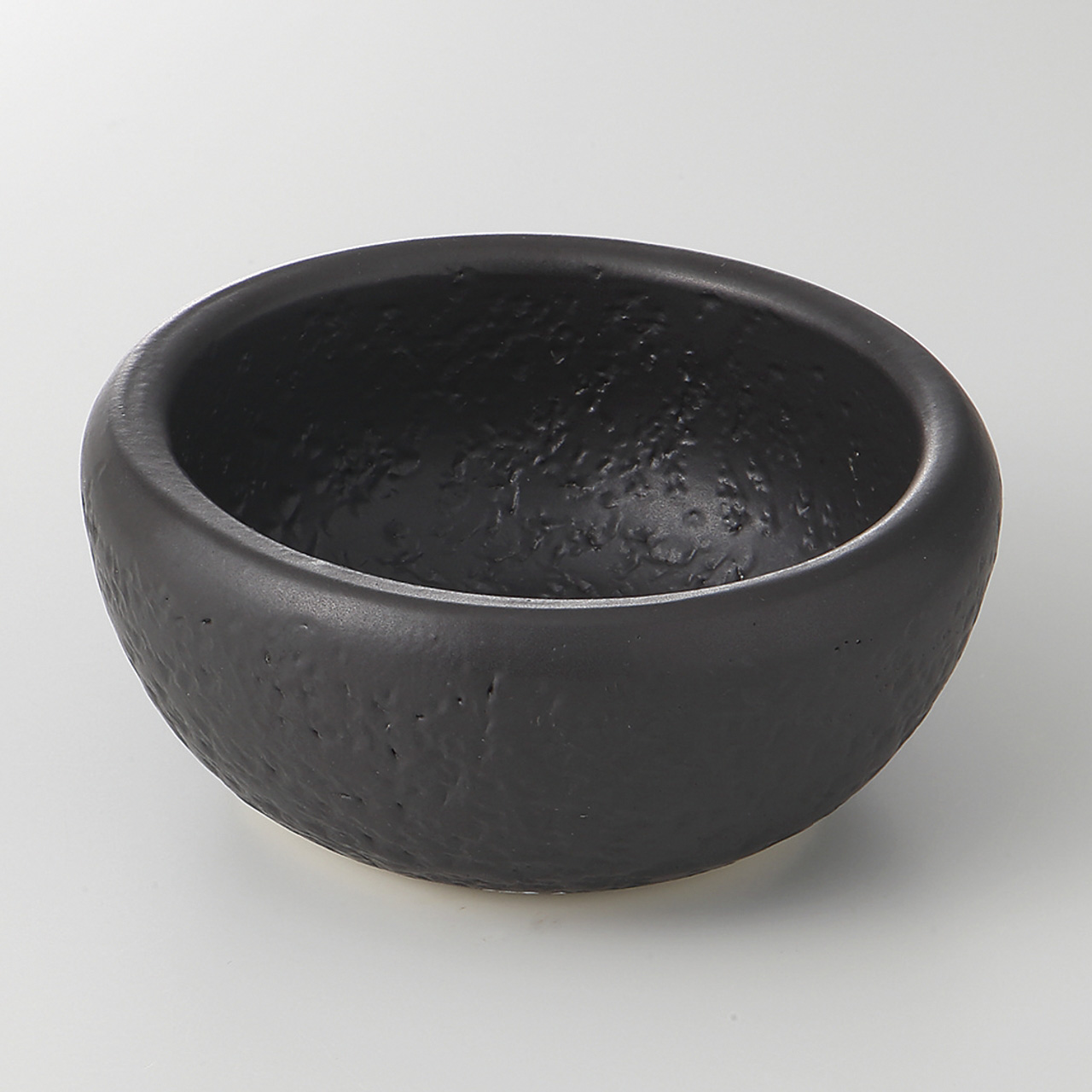 黒釉 丸鍋