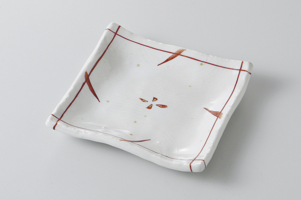 赤絵小花 角小皿