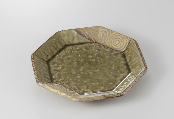 【廃番】織部金渦 八角7.5皿