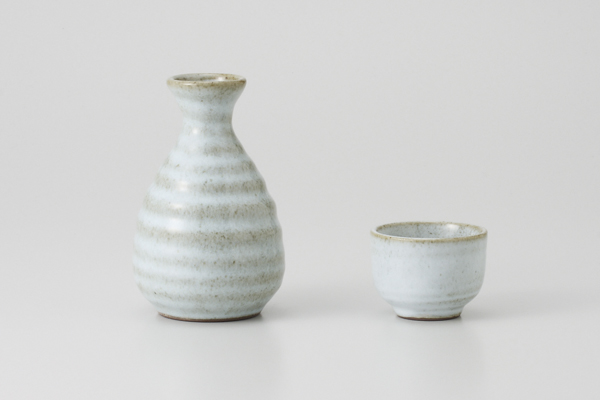 灰釉青地 一合徳利