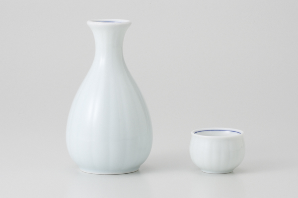 青白瓷菊割 一合徳利