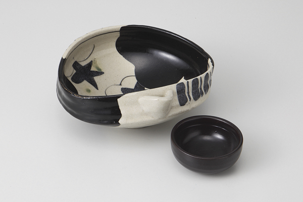 黒織部 片口向付