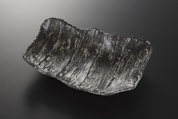 炭化土白刷毛目 8.5皿