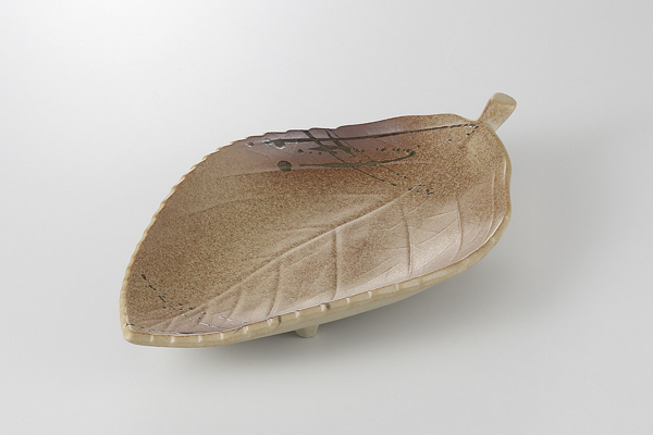 灰散らし 葉型前菜皿