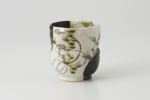 草紋黒織部(玉山窯) 長湯呑