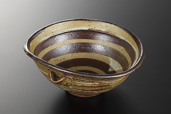 錆馬の目 たわみ片口小鉢