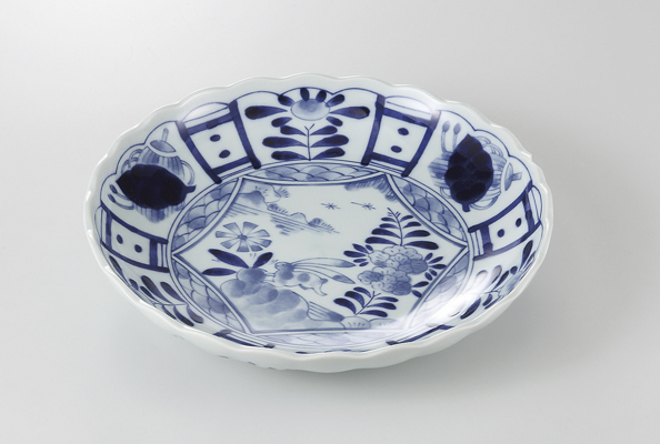 間取草花紋 菊型8.0皿