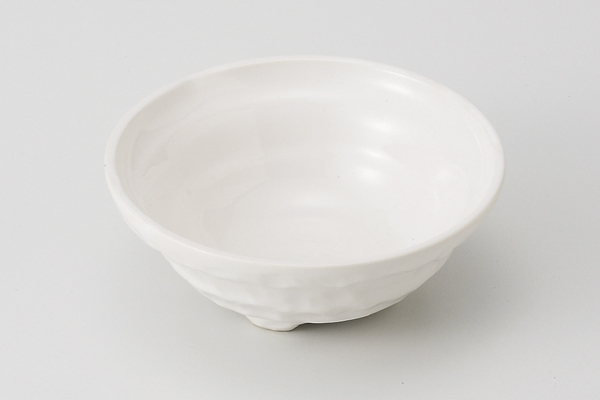 チタン乳白 片口三ッ足小鉢