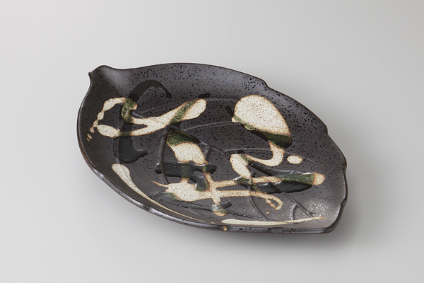 かいらぎ織部 葉型前菜皿