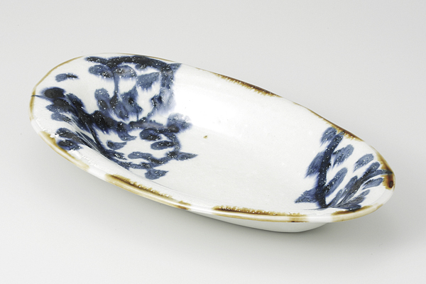 【廃番】安南唐草 舟形鉢(小)