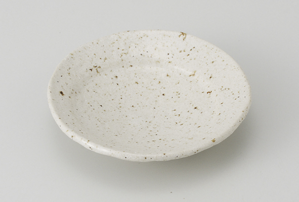 白備前 変形リム丸皿
