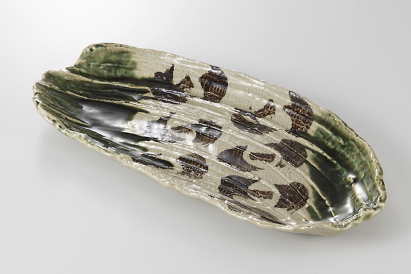 織部錆花紋 変形長皿