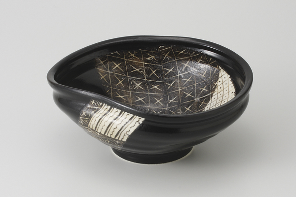 黒おりべ ひねり鉢