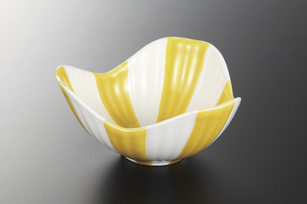 黄釉毬十草 三ッ山小鉢