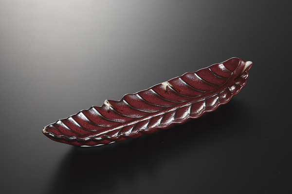 赤黒釉彩 リーフ長皿