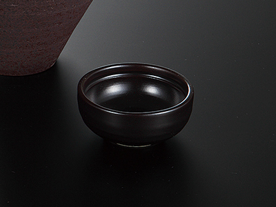 【廃番】黒釉 丸千代口