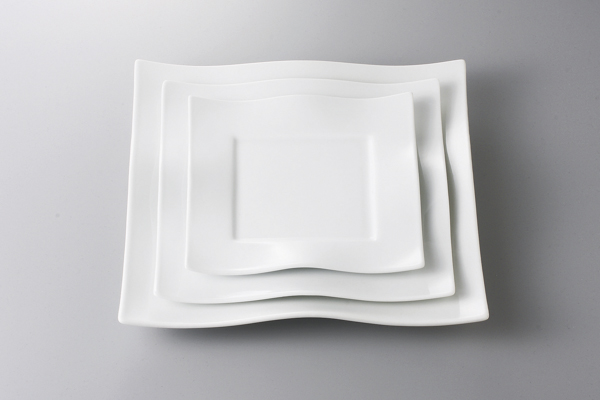 ｼｬｲﾝﾎﾜｲﾄ(中国)ｳｪｲﾌﾞ角皿(小)