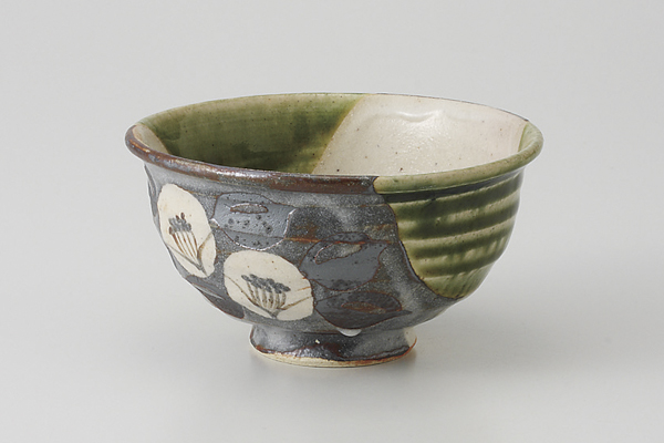 織部椿 茶碗(玉山窯)