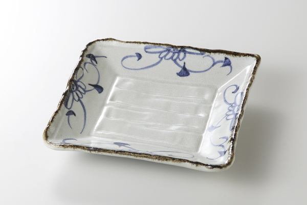 安南唐草 しのぎ正角皿