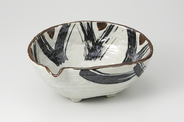 荒刷毛剣先 片口曲がり鉢