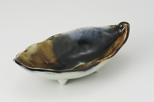 二彩ヒワ貫入 四ツ足葉型鉢