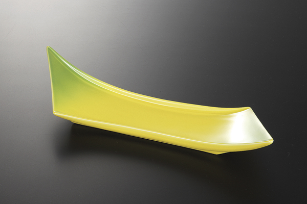 黄釉ヒワ吹 剣型付出皿