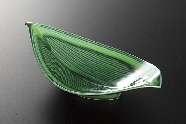 緑釉黄流し 葉型8.5向付