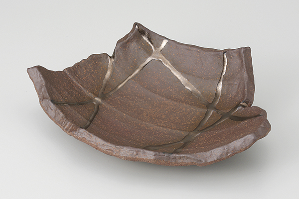 南蛮金釉格子 なぶり皿