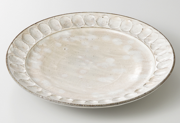 粉引渕花彫り 8寸皿