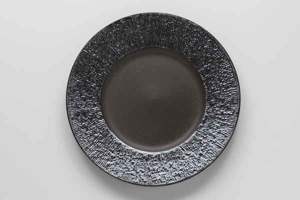 炭化虹彩 リム丸皿(中)