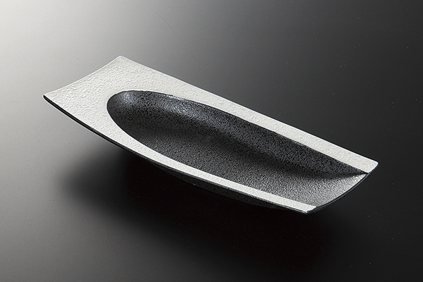 プラチナ黒ラスター 長角くぼみ皿