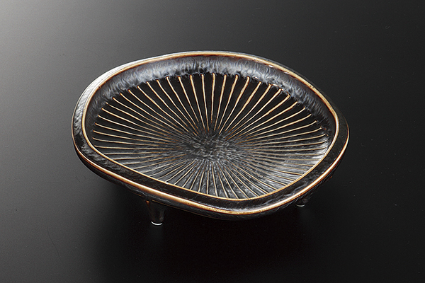 虹彩 菊彫四ッ足高台皿