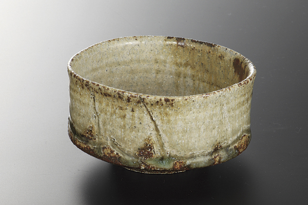 灰釉 削りなで角小鉢