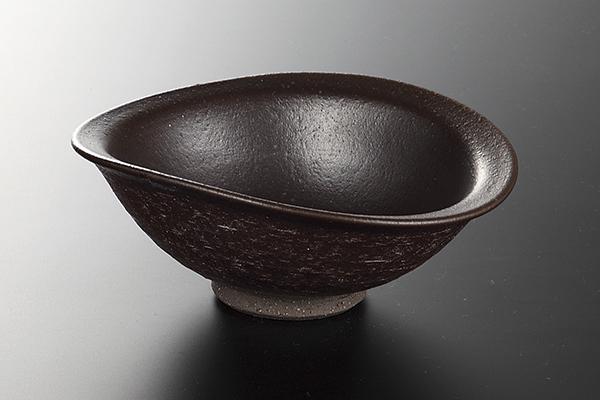 黒陶 楕円鉢