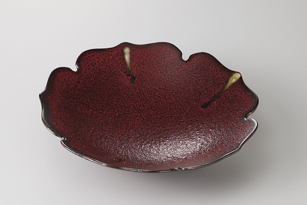 赤黒釉彩 輪花6.0皿