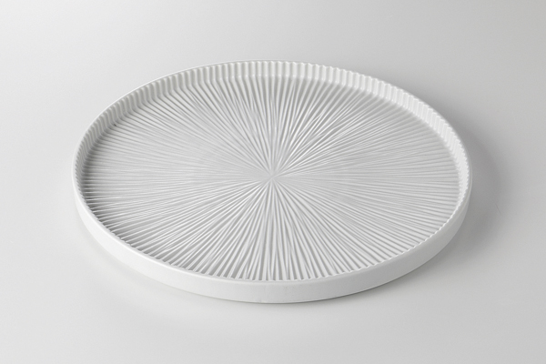 グレーマット しのぎ彫切立19cm皿