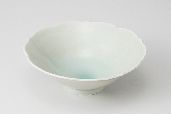 青白磁 輪花深鉢