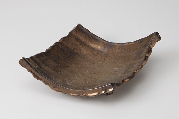 ゴールド窯変 四ッ足瓦皿