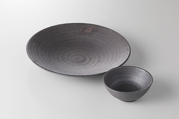 黒吹き焼締 丸8.0皿