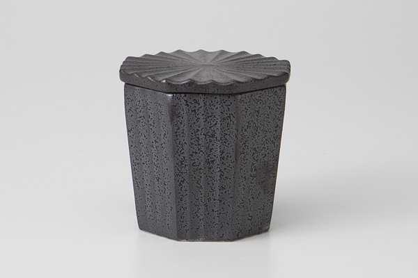 黒結晶 八角彫むし碗