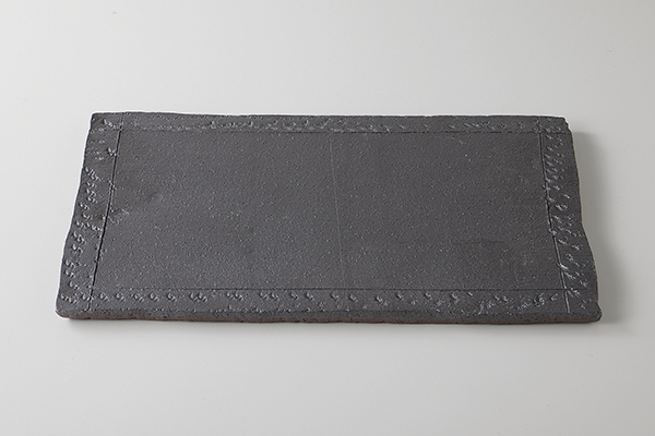 黒吹き焼締 渕石目32cm長角大皿