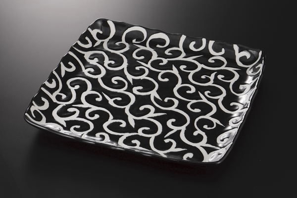 黒唐草 波渕正角尺皿