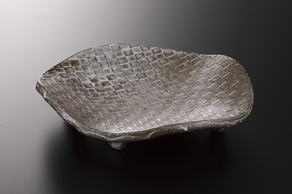 黒粉引市松 変形向付