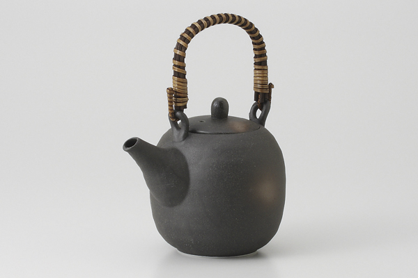 黒釉 丸土瓶(網篭付)