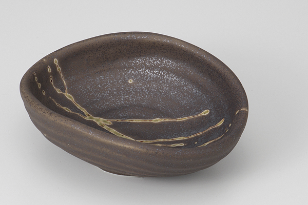 織部散し黒 うずうず取鉢