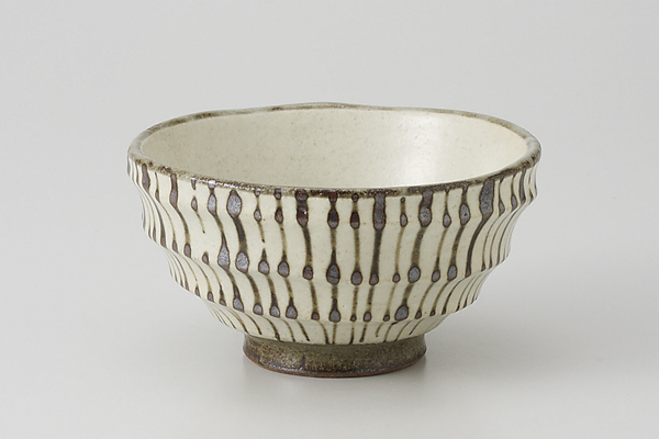 彫込細十草 茶碗